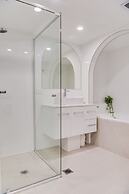 Viscount on the Beach