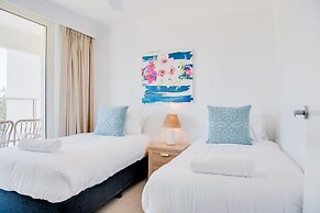 Viscount on the Beach