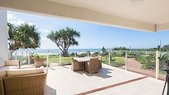 Viscount on the Beach