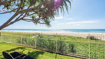 Viscount on the Beach