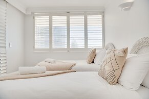 Viscount on the Beach