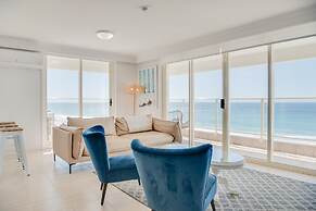 Viscount on the Beach