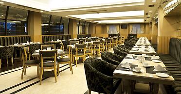 Royal Kuningan Hotel