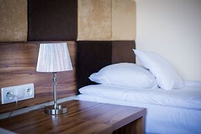 Boutique Hotel's Kwiska / Legnicka