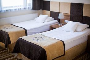 Boutique Hotel's Kwiska / Legnicka