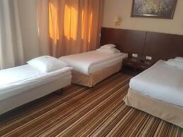 Boutique Hotel's Kwiska / Legnicka