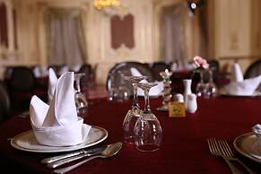 Le Metropole Luxury Heritage Hotel Since 1902 by Paradise Inn Group