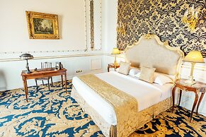 Le Metropole Luxury Heritage Hotel Since 1902 by Paradise Inn Group