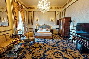Le Metropole Luxury Heritage Hotel Since 1902 by Paradise Inn Group