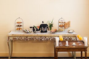 Le Metropole Luxury Heritage Hotel Since 1902 by Paradise Inn Group