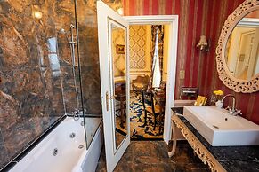 Le Metropole Luxury Heritage Hotel Since 1902 by Paradise Inn Group