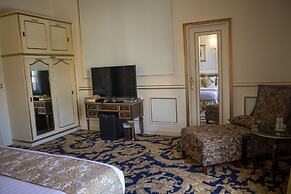 Le Metropole Luxury Heritage Hotel Since 1902 by Paradise Inn Group