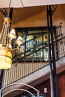 Le Metropole Luxury Heritage Hotel Since 1902 by Paradise Inn Group