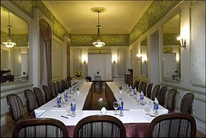 Le Metropole Luxury Heritage Hotel Since 1902 by Paradise Inn Group