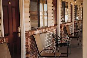 Whispering Sands Motel