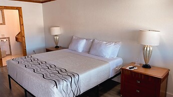 Whispering Sands Motel