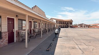 Whispering Sands Motel
