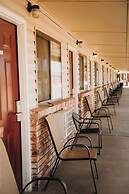 Whispering Sands Motel