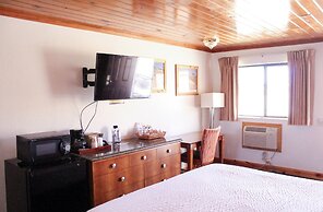 Whispering Sands Motel