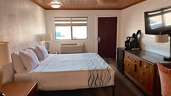 Whispering Sands Motel