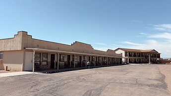 Whispering Sands Motel