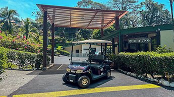 Tabulia Tree Hotel and Villas