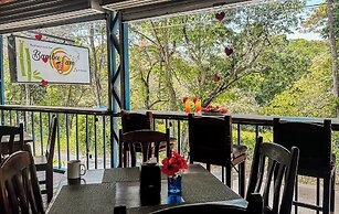 Tabulia Tree Hotel and Villas