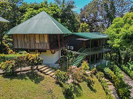 Tabulia Tree Hotel and Villas