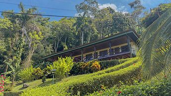 Tabulia Tree Hotel and Villas