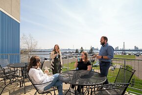 Park Point Marina Inn