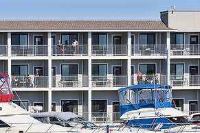 Park Point Marina Inn