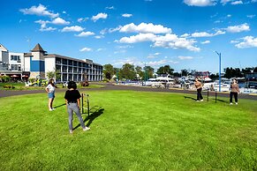 Park Point Marina Inn