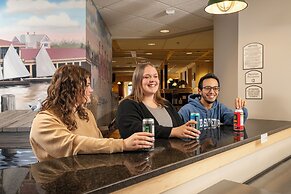 Park Point Marina Inn