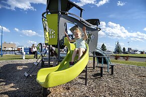 Park Point Marina Inn