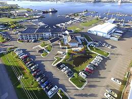 Park Point Marina Inn