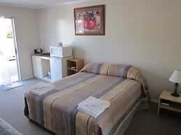Raymar Motor Inn