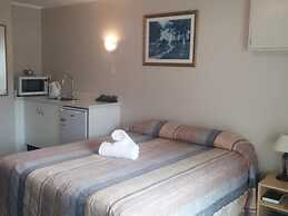 Raymar Motor Inn