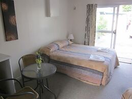 Raymar Motor Inn