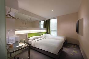Dorsett Tsuen Wan, Hong Kong