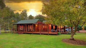Beechworth Cedar Cottages