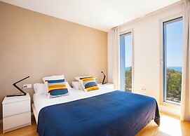 Durlet Beach Apartments