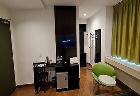 Hotel O Crossroads Hotel