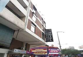 Hotel O Crossroads Hotel