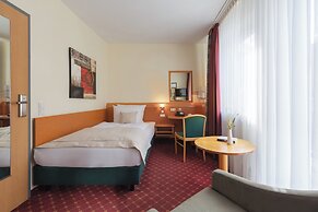 Garner Hotel Hamburg Wandsbek Marktplatz by IHG
