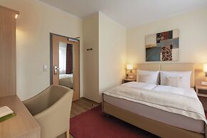 Garner Hotel Hamburg Wandsbek Marktplatz by IHG