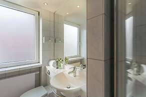 Garner Hotel Hamburg Wandsbek Marktplatz by IHG