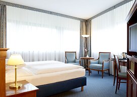 Hollywood Media Hotel