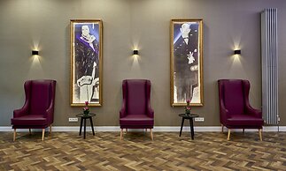 Hollywood Media Hotel