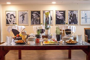 Hollywood Media Hotel