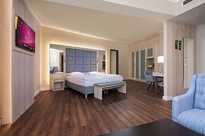 Hollywood Media Hotel